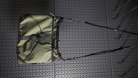 Cумка EAST GEAR ARGO Sling L, Green EG-SLG-ARG-L-BLK/GRN фото